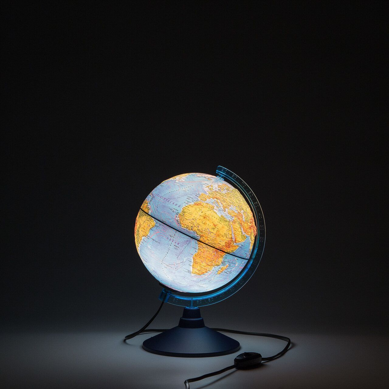 Глобус Земли физический 210мм. Рельефный с подсветкой Классик Евро